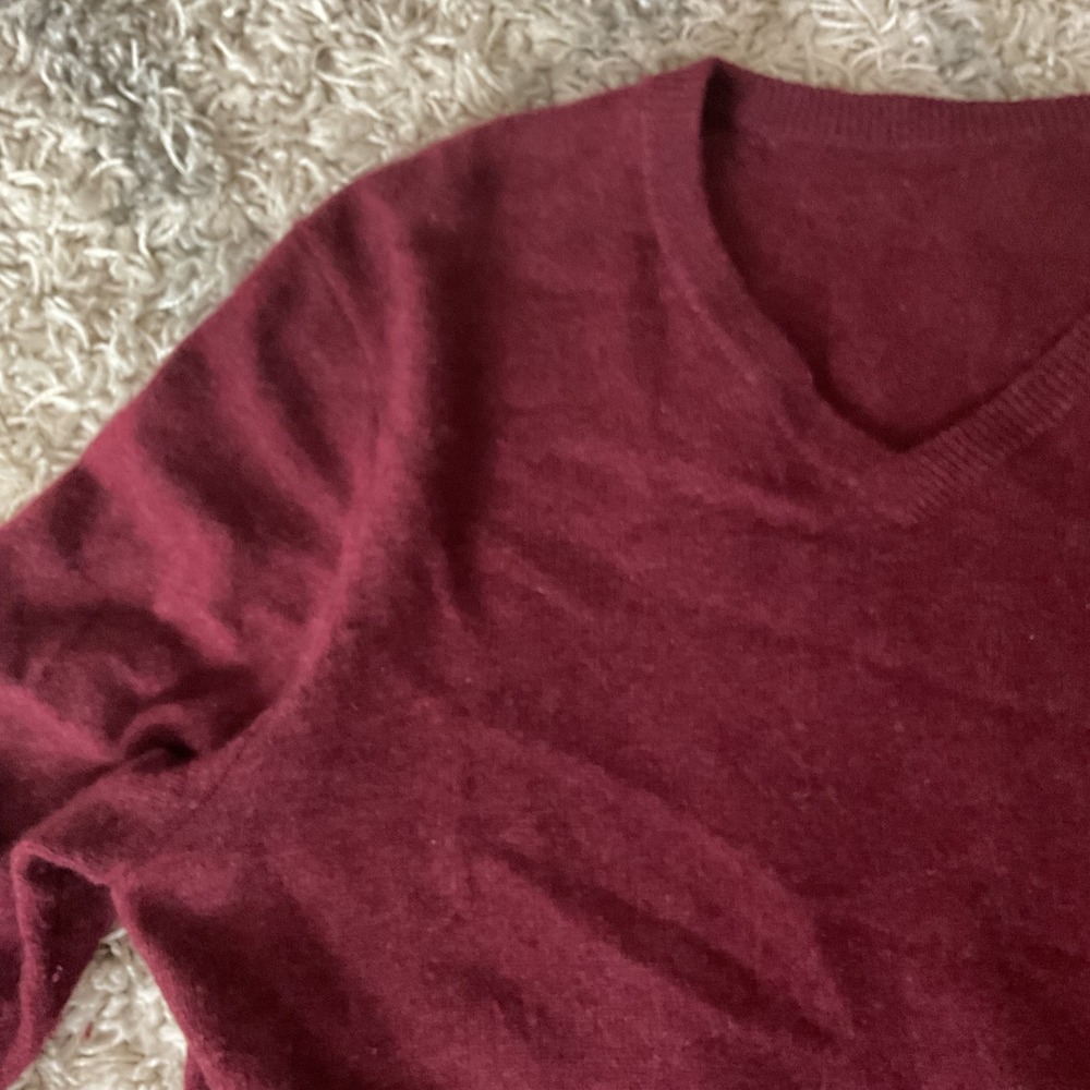Burgundy 100% Cashmere V-Neck Sweater Womens Small 29315 FA18 Wine - Picture 5 of 13
